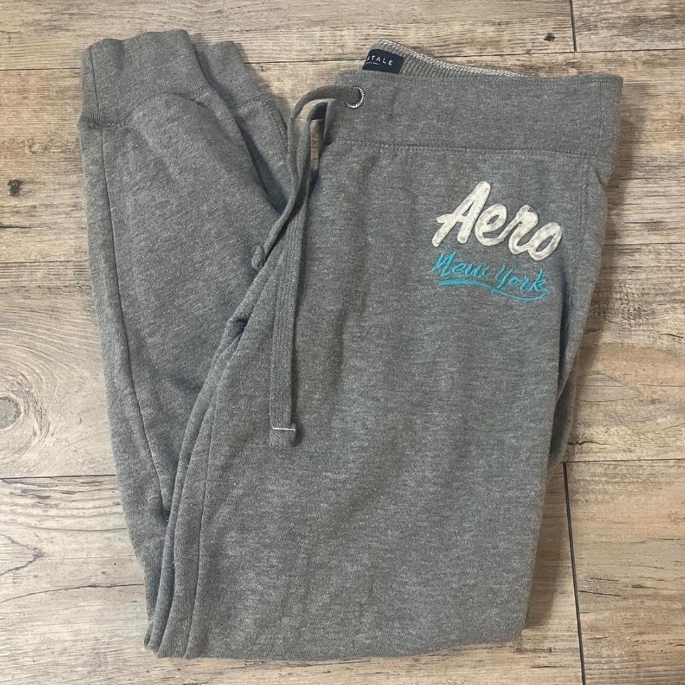Low rise y2k aeropostale sweatpants